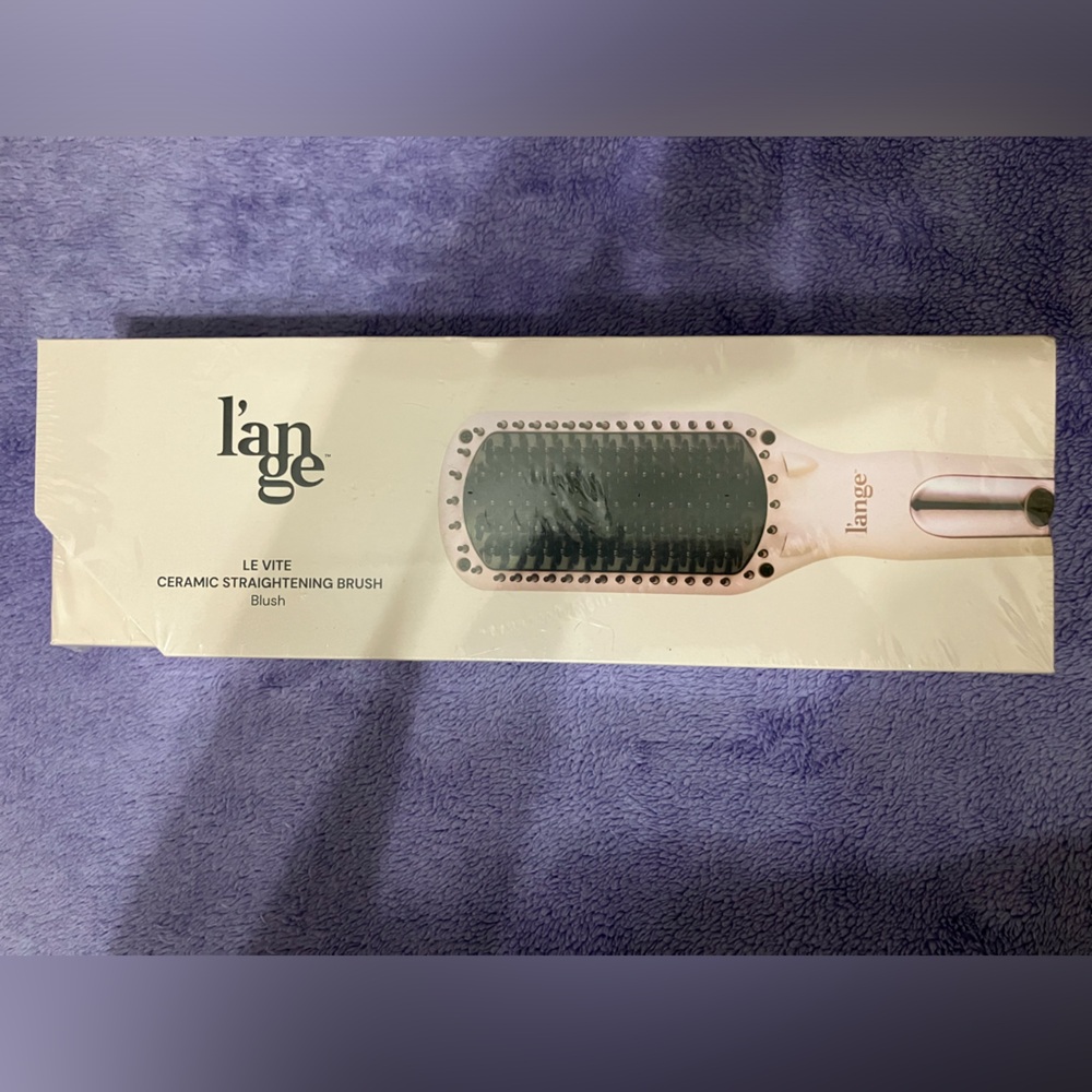L’Ange pink hair straightening brush